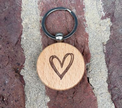 Sleutelhanger rond hout